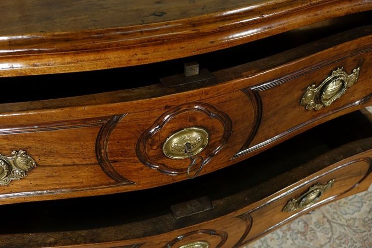 Commode sauteuse provençale d'époque Louis XVI
