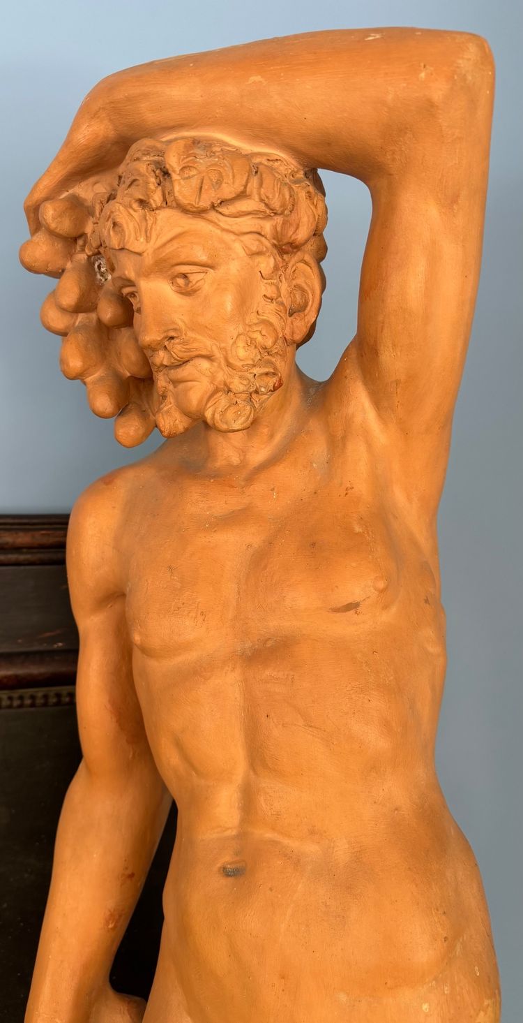 Ein Paar große Terrakotta-Statuen