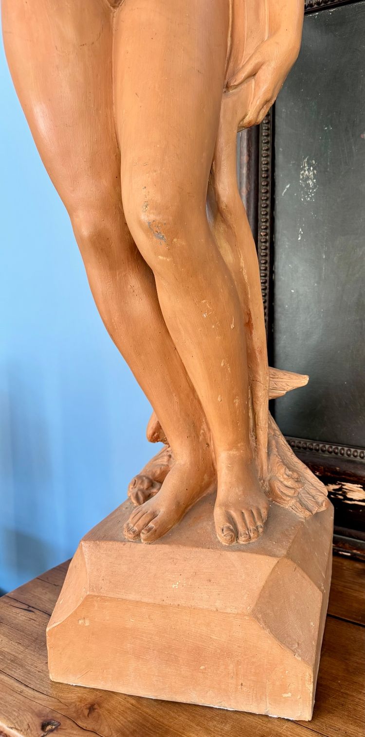 Ein Paar große Terrakotta-Statuen