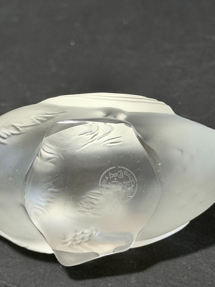 Baccarat – Canard en cristal satiné, signé