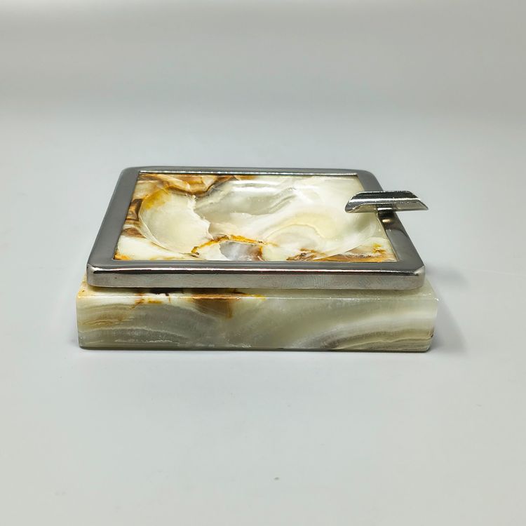 Set da fumo italiano in onice, stile Mid-Century Modern, anni '60, con accendino da tavolo e posacenere.