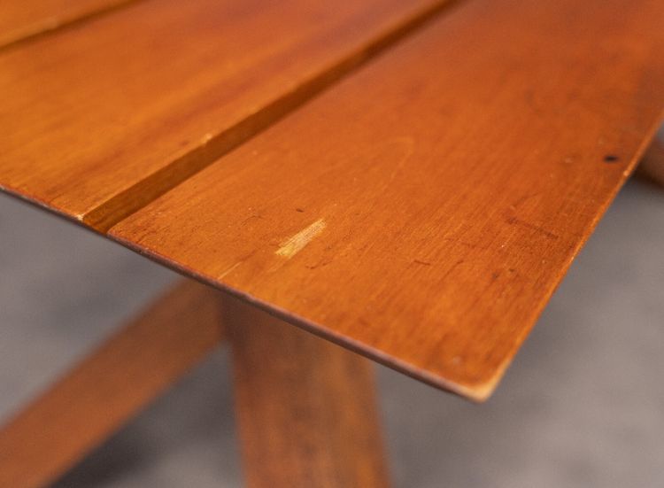 Table basse à lattes 1970 dans le goût de Pierre Chapo