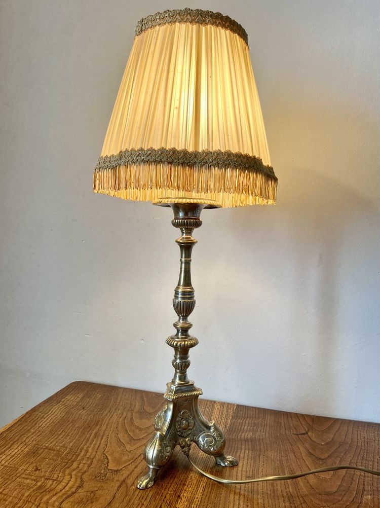 Candle holder mounted as a lamp