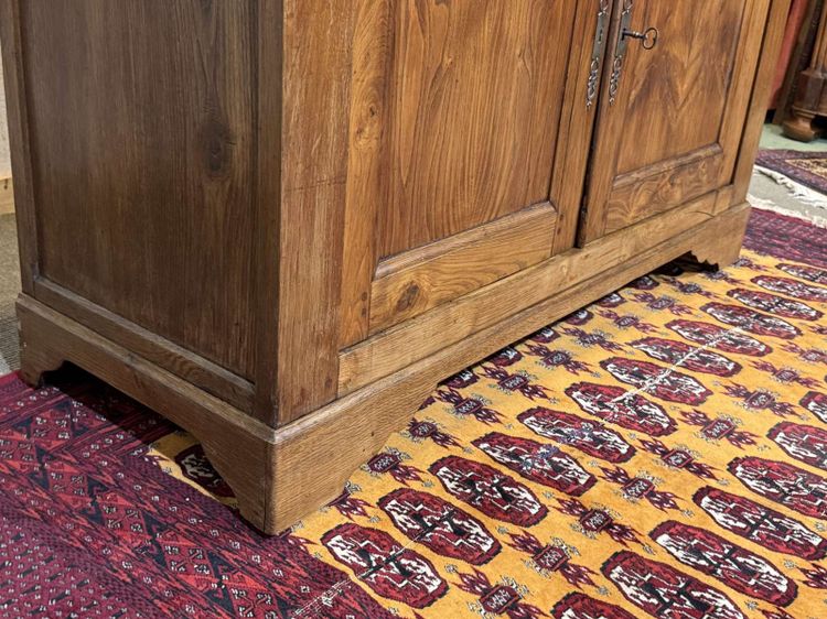 Early 20th century chestnut sideboard