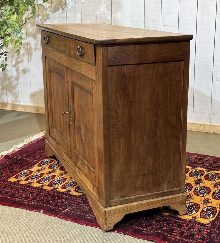 Early 20th century chestnut sideboard