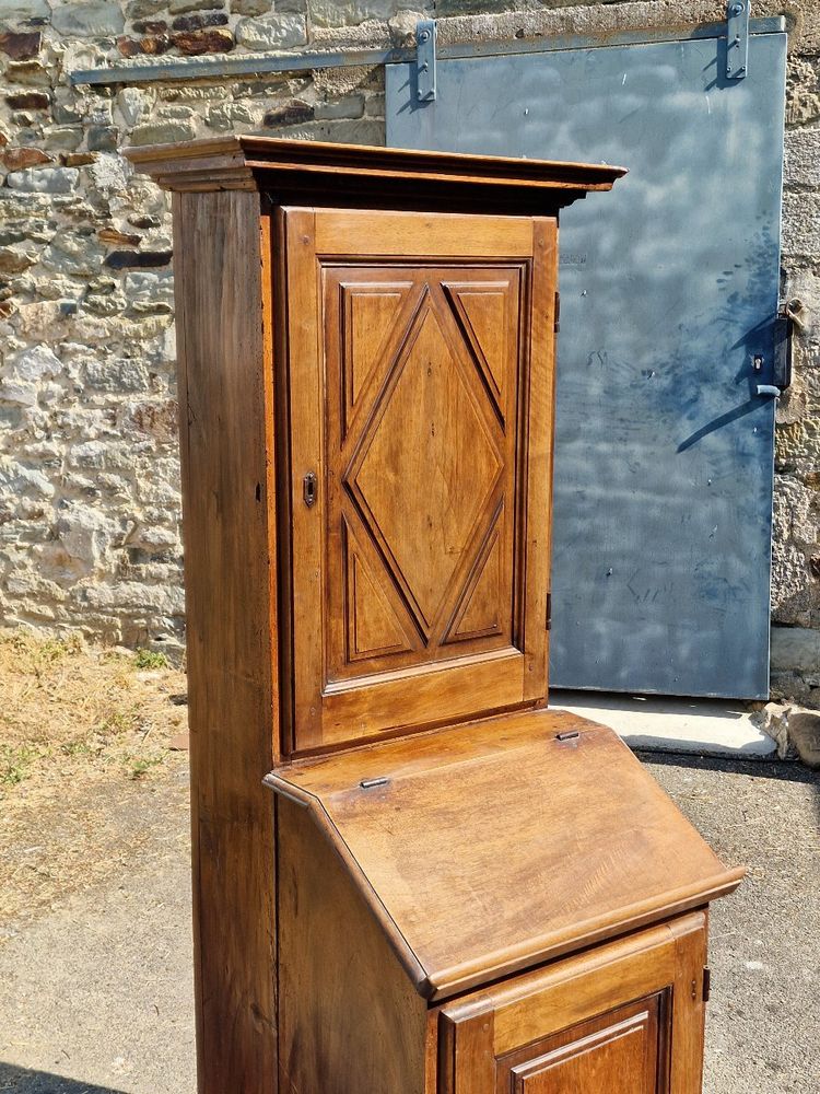 Mobile da oratorio in noce, fine del XVII secolo, con punte a diamante