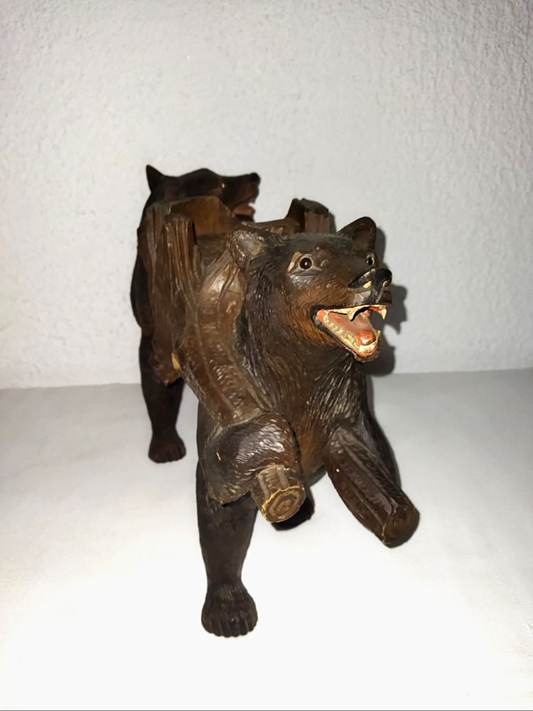 CURIOSITÉ Serviteur De Table Porte-bouteille Bois sculpté "Aux Ours" Dans Le Gout De La Foret-Noire