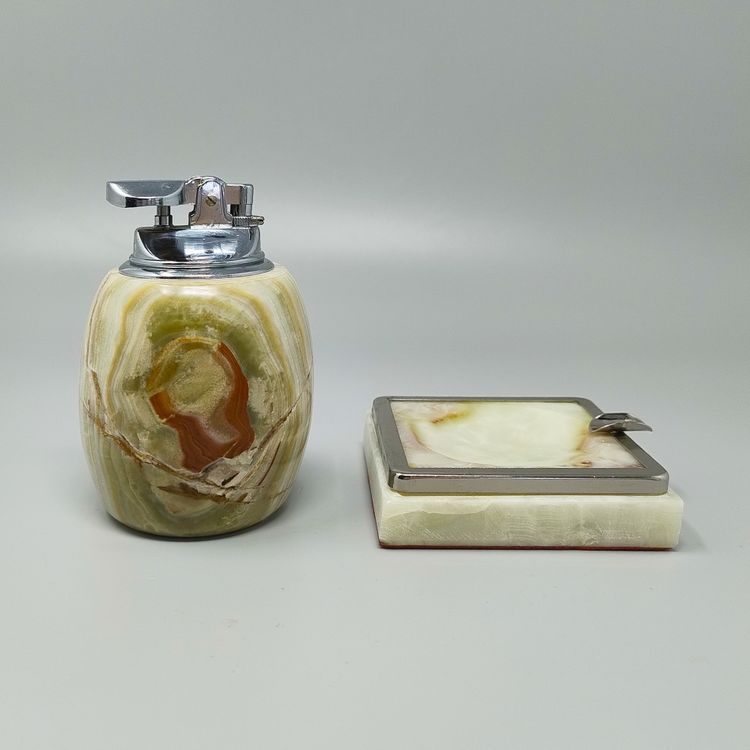 Set da fumo in onice e cromo in stile Mid-Century Modern italiano, composto da accendino da tavolo e posacenere, 1960