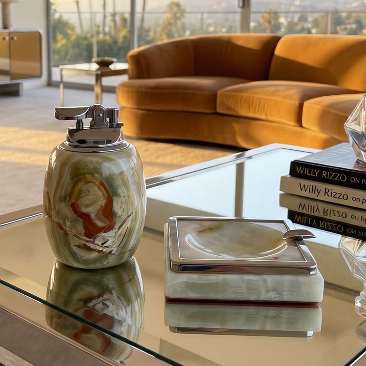 Set da fumo in onice e cromo in stile Mid-Century Modern italiano, composto da accendino da tavolo e posacenere, 1960