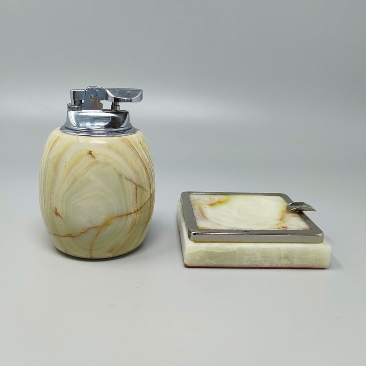 Set da fumo in onice e cromo in stile Mid-Century Modern italiano, composto da accendino da tavolo e posacenere, 1960