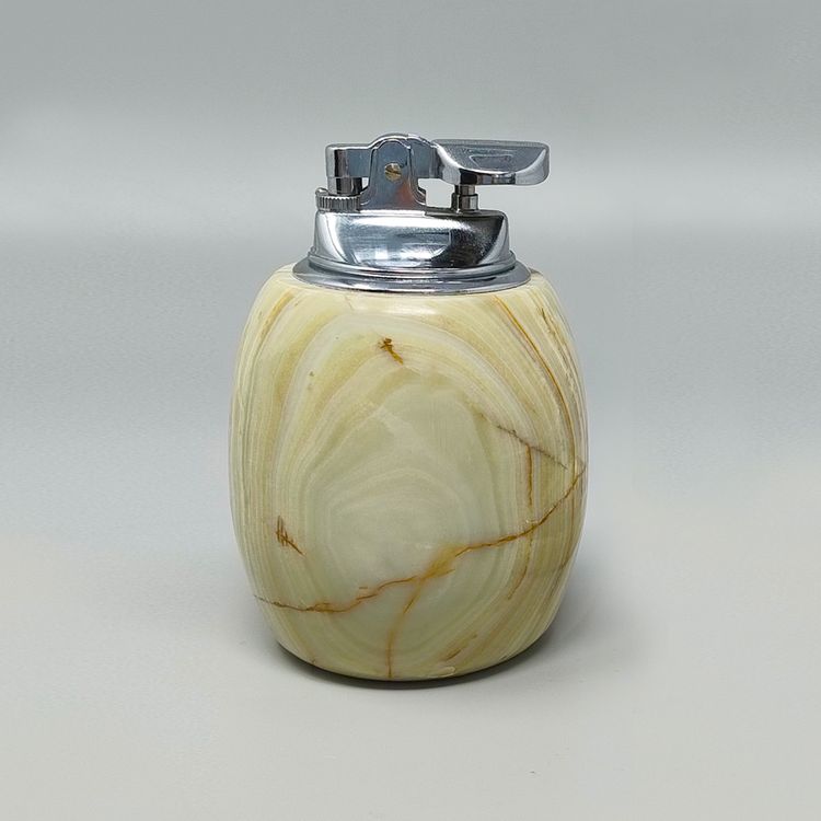 Set da fumo in onice e cromo in stile Mid-Century Modern italiano, composto da accendino da tavolo e posacenere, 1960