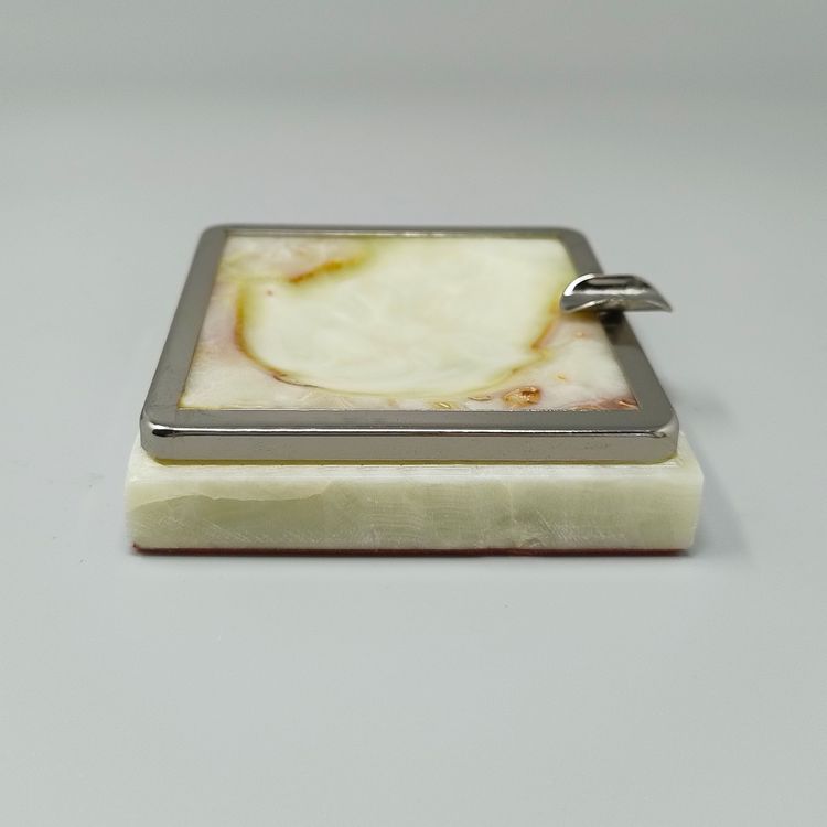Set da fumo in onice e cromo in stile Mid-Century Modern italiano, composto da accendino da tavolo e posacenere, 1960