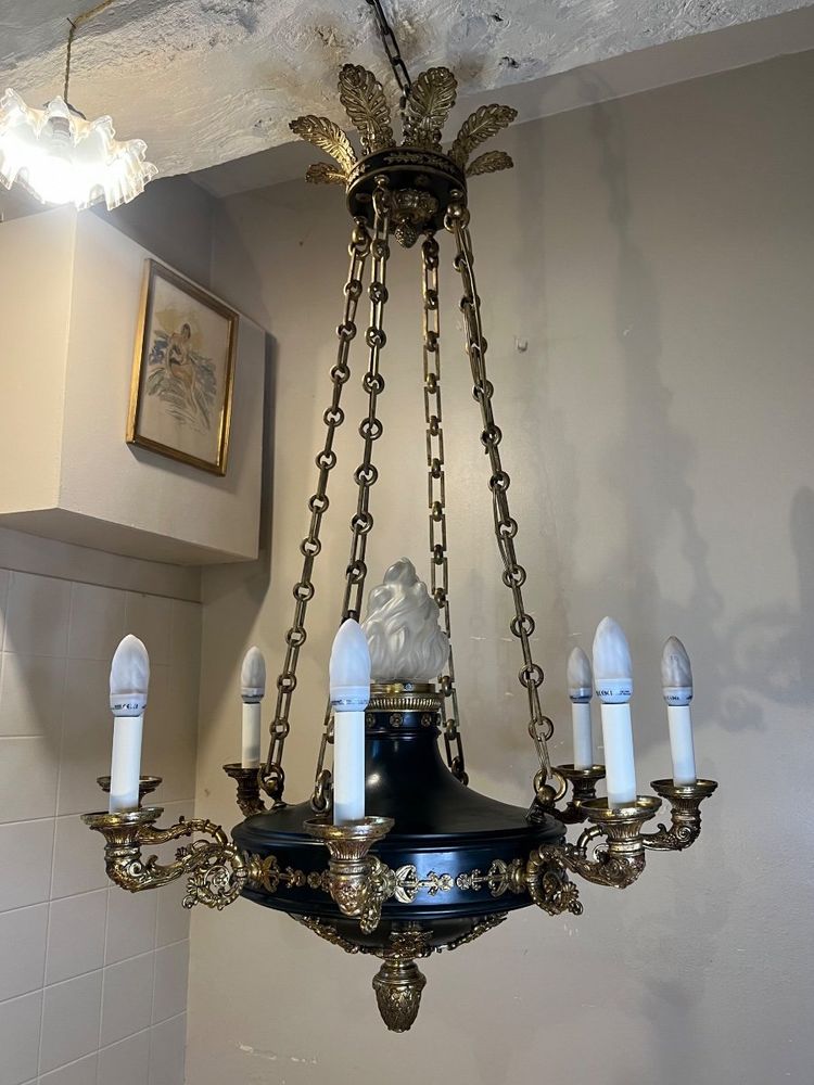 Großer Kronleuchter im Empire-Stil