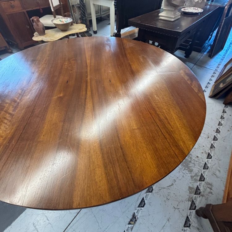 Antique round Louis Philippe sailboat table, 19th century, walnut. Dimensions: 134 cm, H 80 cm, tabletop 2 cm thick  