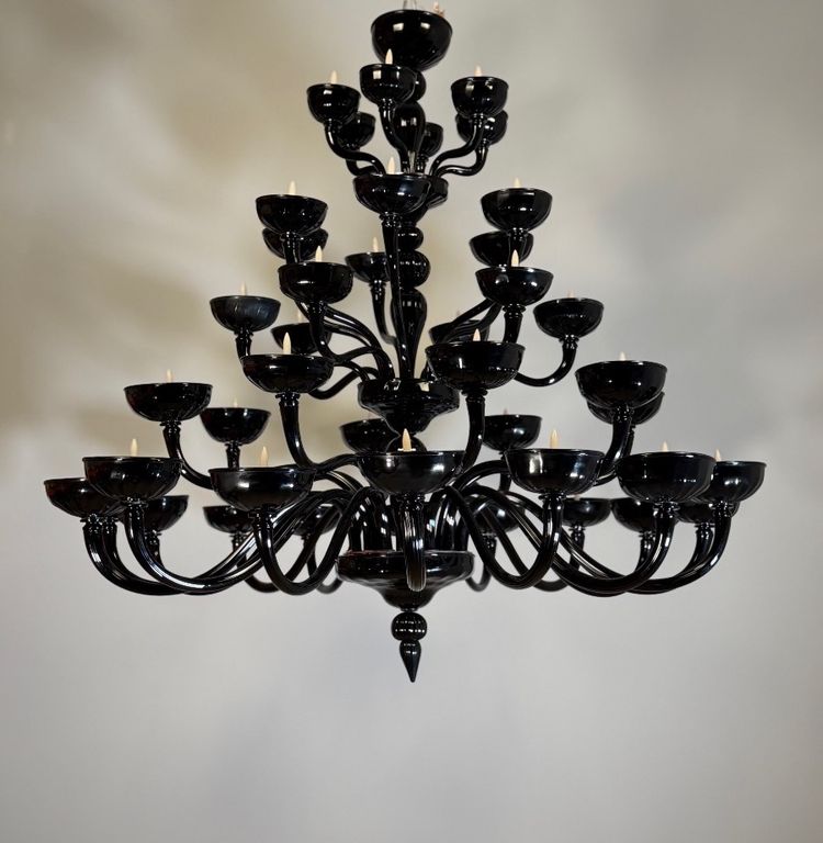 Lustre vénitien en verre de Murano noir, 28 feux de lumière, fin du XXème siècle