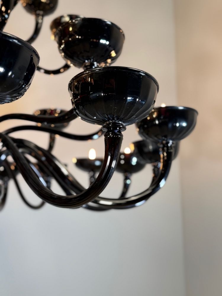 Lustre vénitien en verre de Murano noir, 28 feux de lumière, fin du XXème siècle