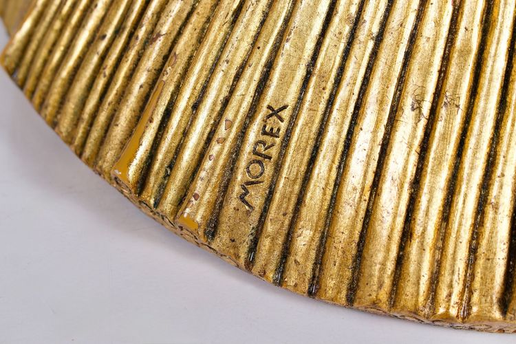 Petite table d'appoint dorée , Italie, année 70.