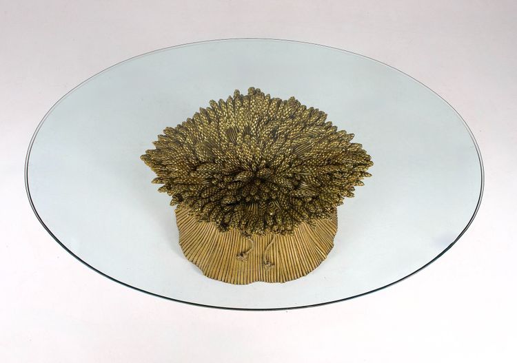 Petite table d'appoint dorée , Italie, année 70.