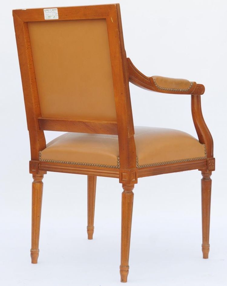 Fauteuil style LXVI cuir fauve