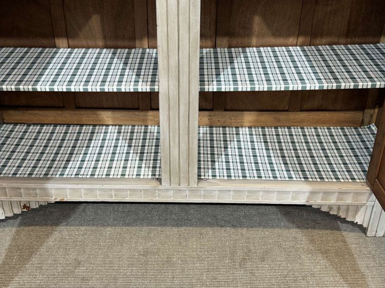 Credenza Art Déco in noce, rovere e piano in marmo.