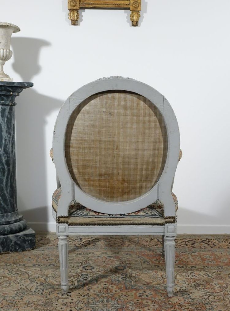 Large armchair for the queen attributed to Othon
