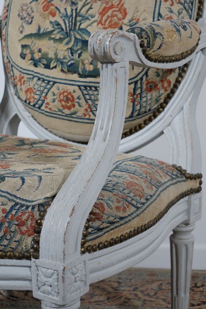 Large armchair for the queen attributed to Othon