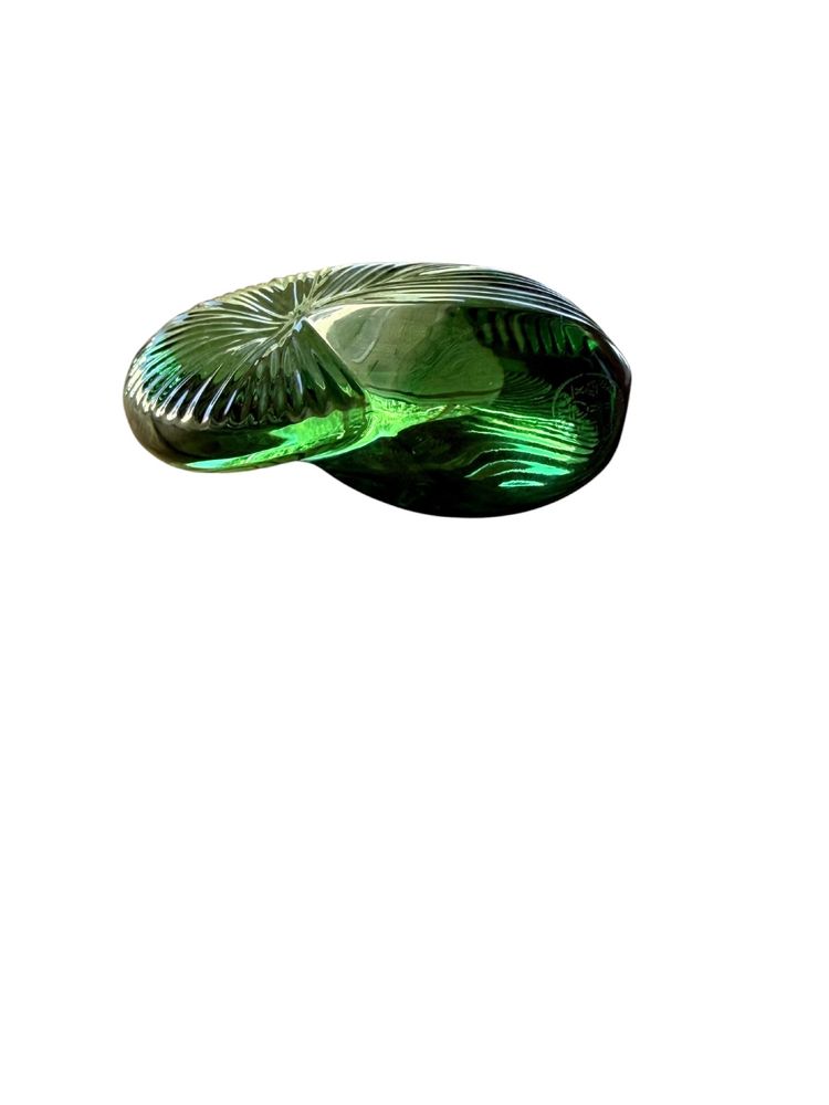 Baccarat – Nautile en cristal vert émeraude