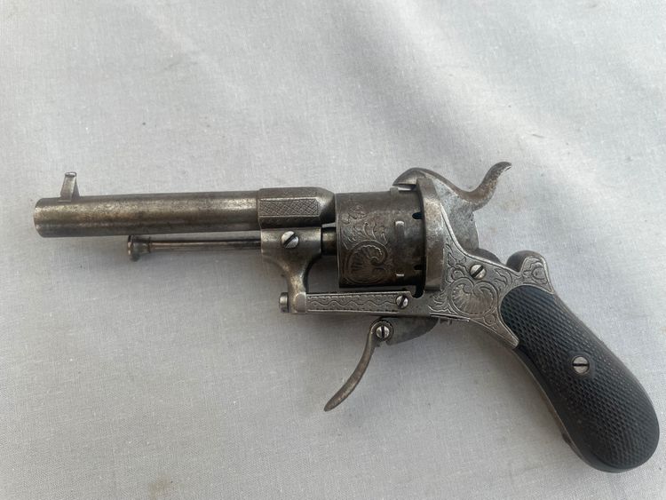 PINBOLT REVOLVER