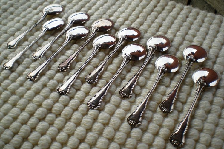 12 cuillères à glace individuelles en argent massif minerve Orfèvre Hénin &Cie