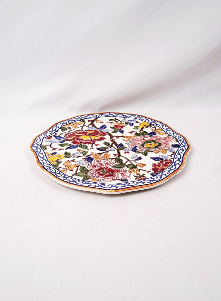 Polylobed earthenware pie dish from Gien, polychrome decoration, peony pattern, 2000s