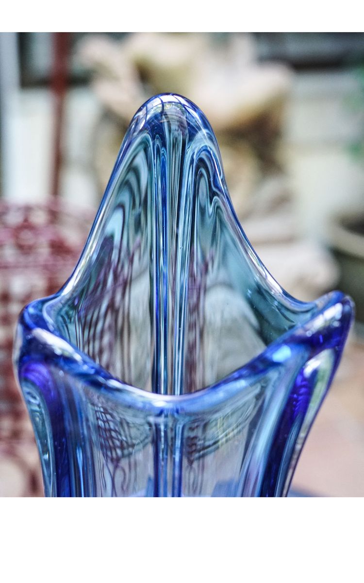 VAL SAINT LAMBERT, Vase cristal massif