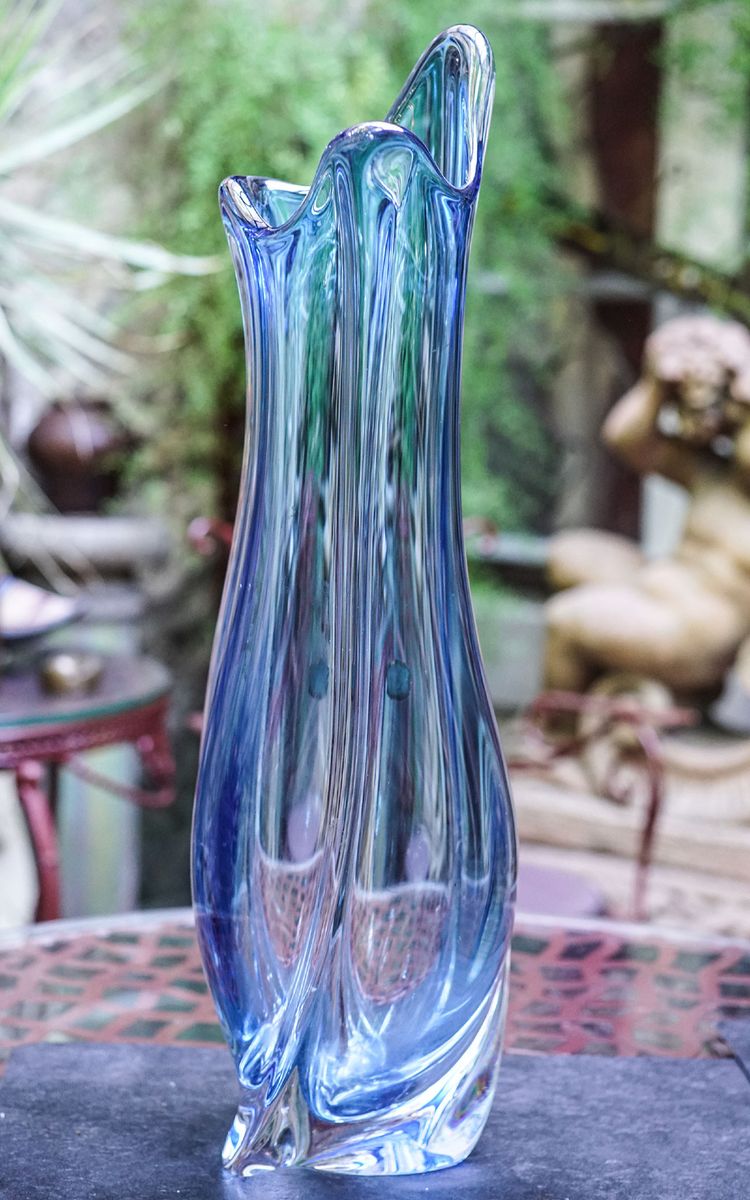 VAL SAINT LAMBERT, Vase cristal massif