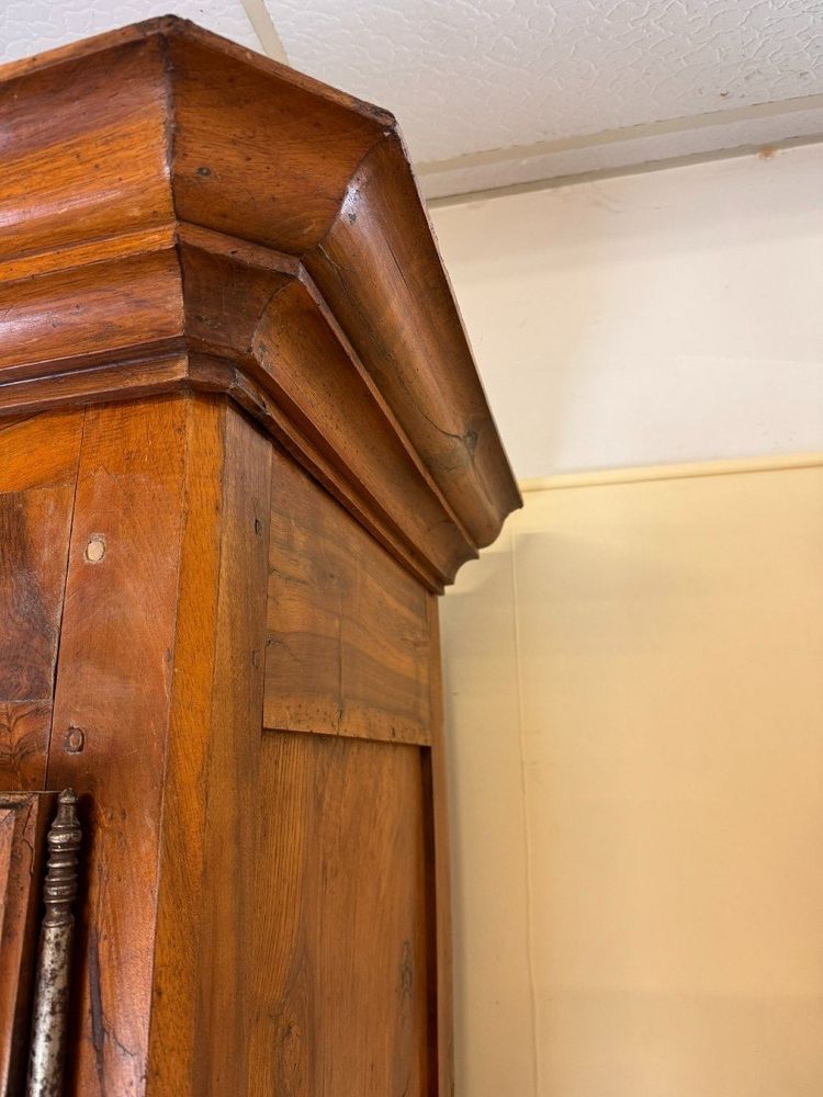 LXV CABINET (18TH CENTURY) IN SOLID WALNUT