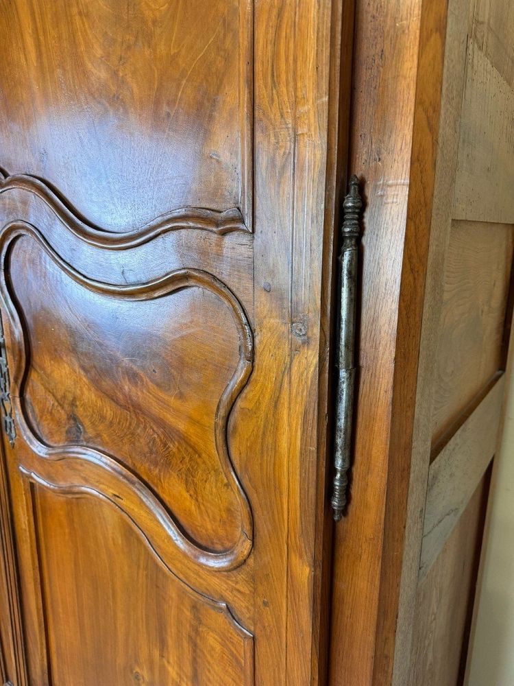 LXV CABINET (18TH CENTURY) IN SOLID WALNUT