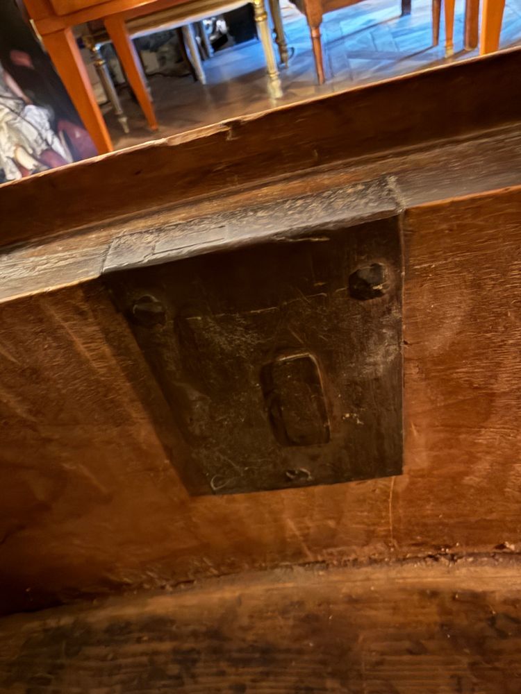 Cassettiera in noce massello del periodo Luigi XV