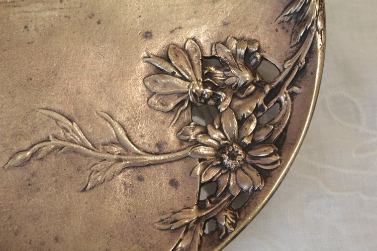 Gilt bronze trinket tray with dragonflies, signed Théophile Hingre (1832-1911)