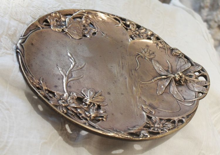 Gilt bronze trinket tray with dragonflies, signed Théophile Hingre (1832-1911)