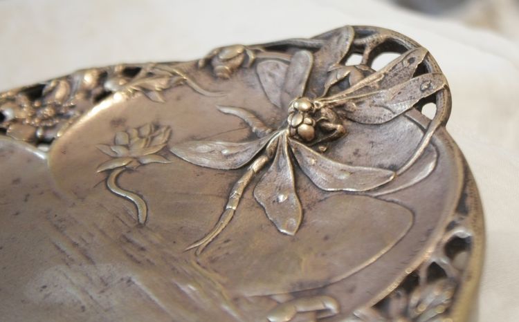 Gilt bronze trinket tray with dragonflies, signed Théophile Hingre (1832-1911)