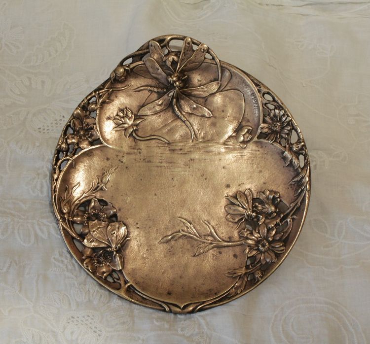 Gilt bronze trinket tray with dragonflies, signed Théophile Hingre (1832-1911)