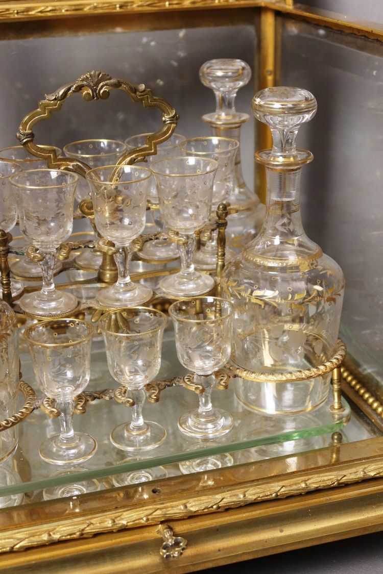 CAVE A LIQUEUR NAPOLEON III EN BRONZE DORE