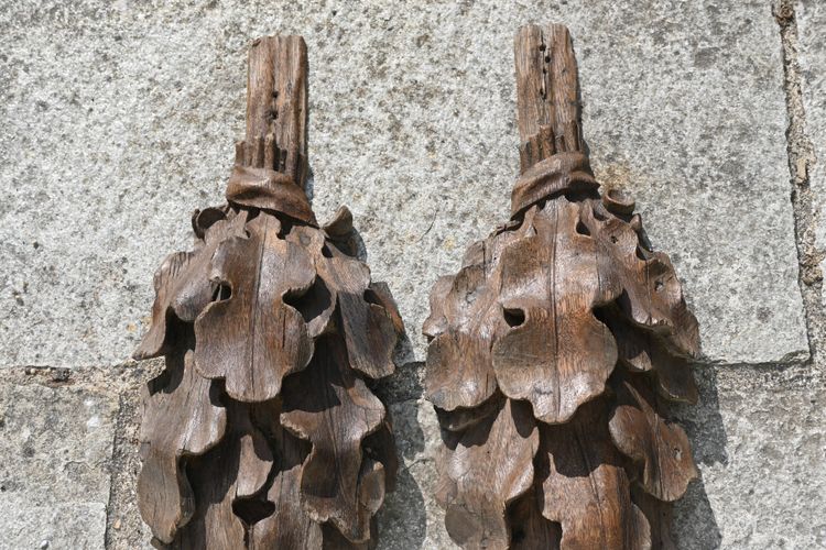 Elégants éléments en bois sculpté d époque Louis XIV du XVII