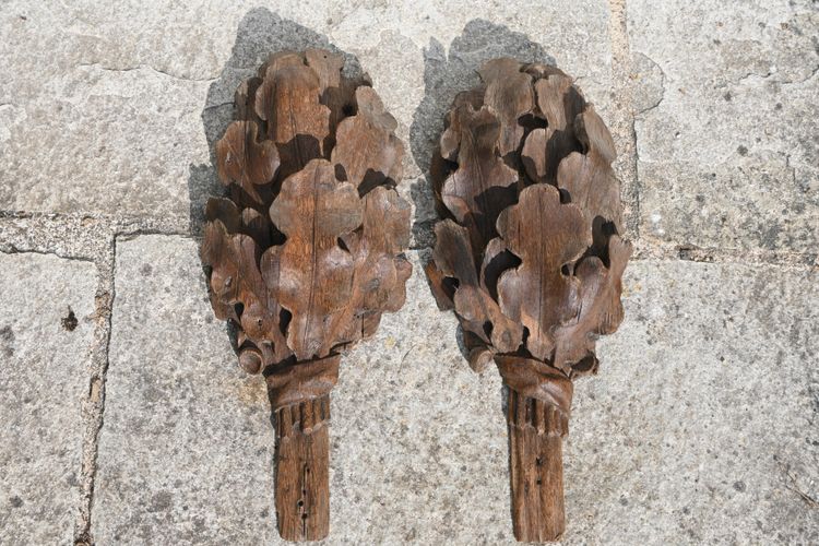 Elégants éléments en bois sculpté d époque Louis XIV du XVII