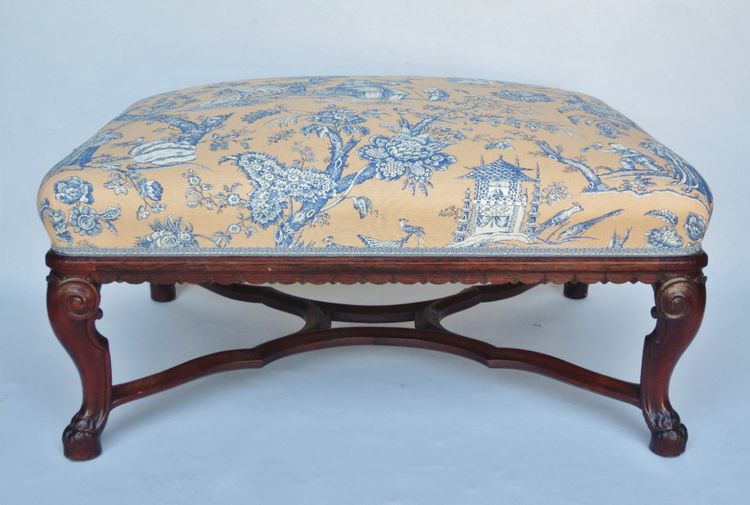 Panchina in stile Regency.