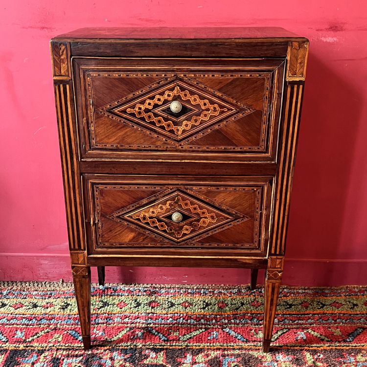 Petite commode richement marquetée, Italie XVIIIème siècle