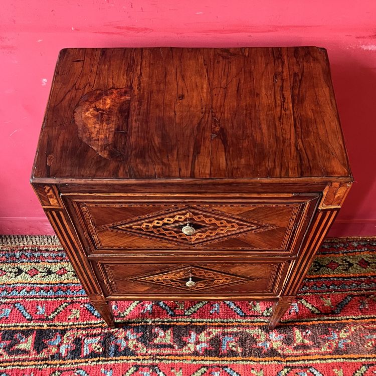 Petite commode richement marquetée, Italie XVIIIème siècle