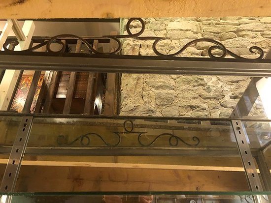 Très grande vitrine ancienne de magasin