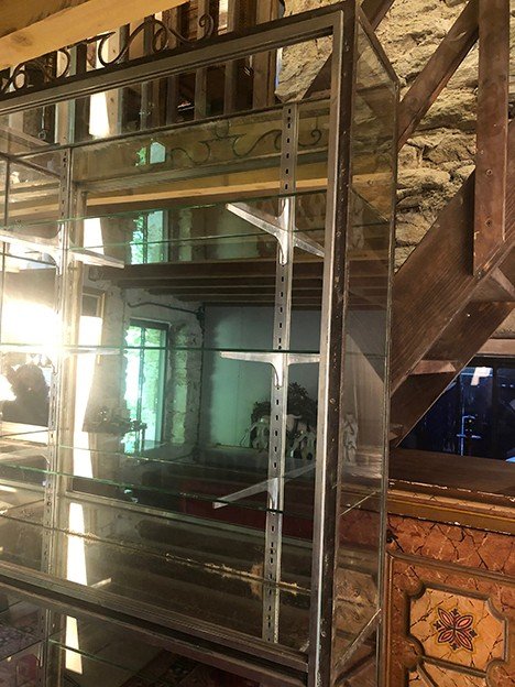 Très grande vitrine ancienne de magasin