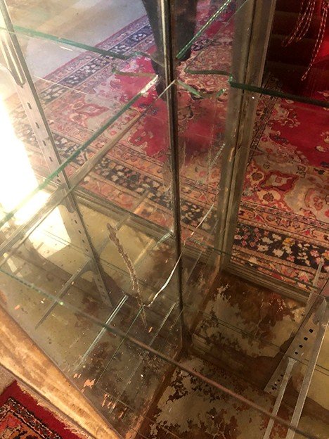 Très grande vitrine ancienne de magasin