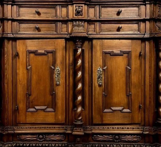 IMPORTANT ALSACIAN SUPPORT SIDEBOARD MADE OF SOLID WOOD