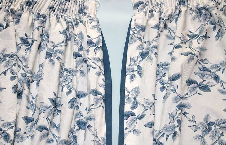 Coppia di tende in cotone con motivo floreale blu a rombi, lunghezza: 380 cm